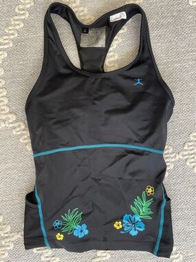 Danskin Black floral sport top with pockets